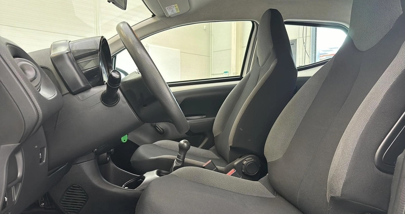 Toyota Aygo cena 39900 przebieg: 51241, rok produkcji 2019 z Zaklików małe 254